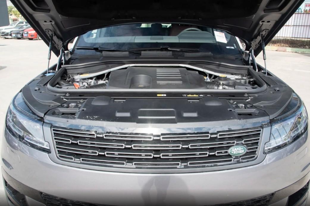 全系优惠10万，标配3.0T+48V，轴距2997mm，实拍揽胜运动版